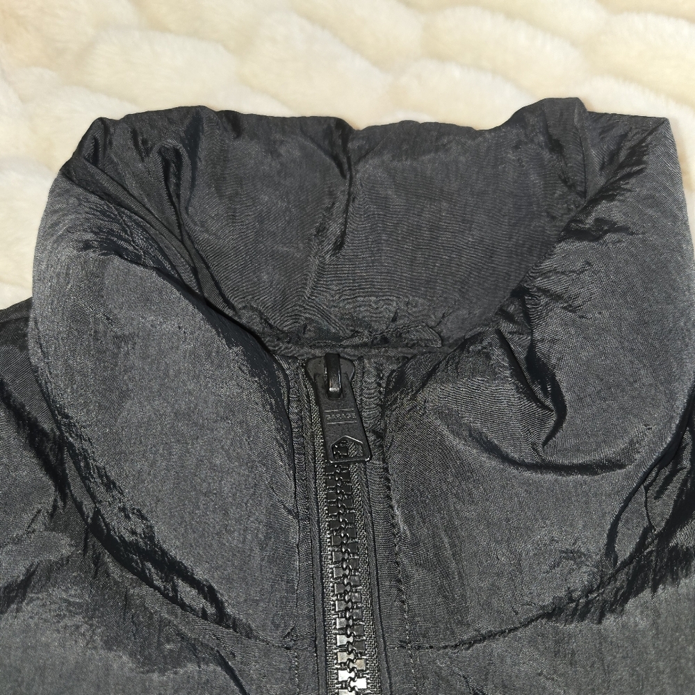 Garage Mini Puff Vest - Black Cropped Puffer Vest - Size P/S Minimalist - Picture 4 of 10
